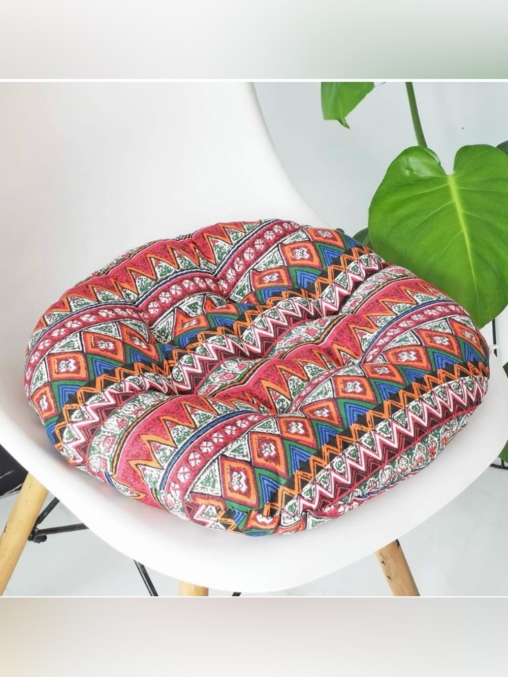Geometric Round Seat Cushion 16” RED